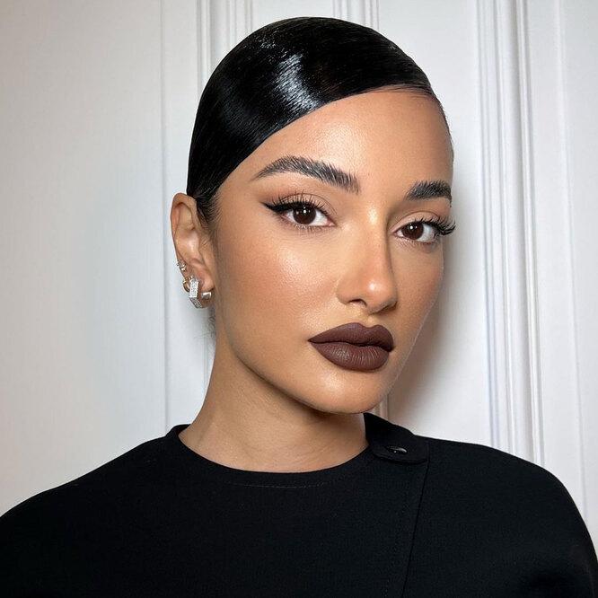90s brown lip makeup style