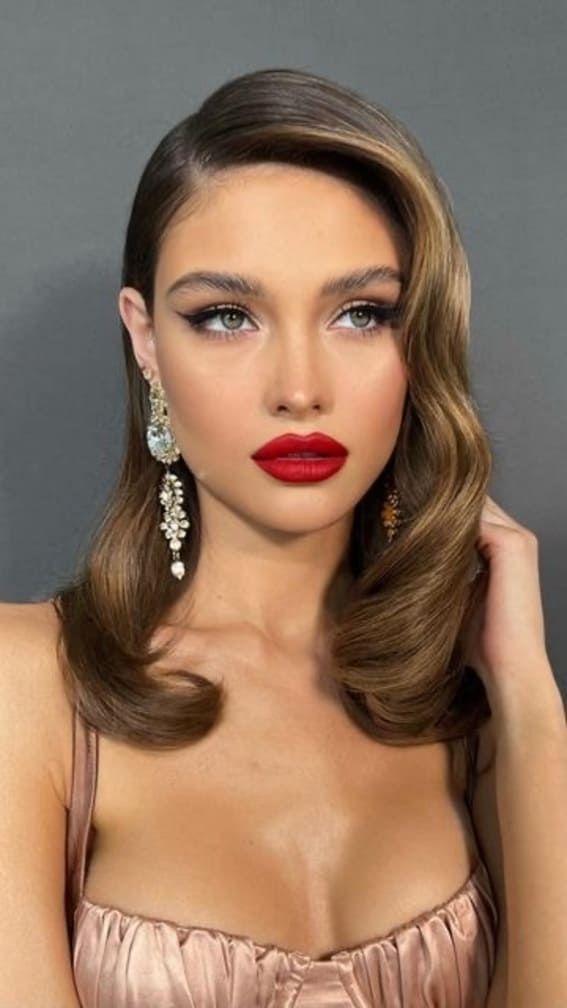 Hollywood glam makeup style