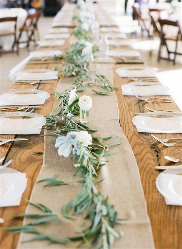 DIY wedding table runner