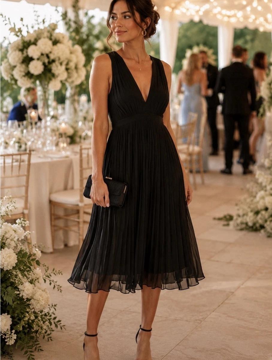 Chic cocktail wedding guest outfit