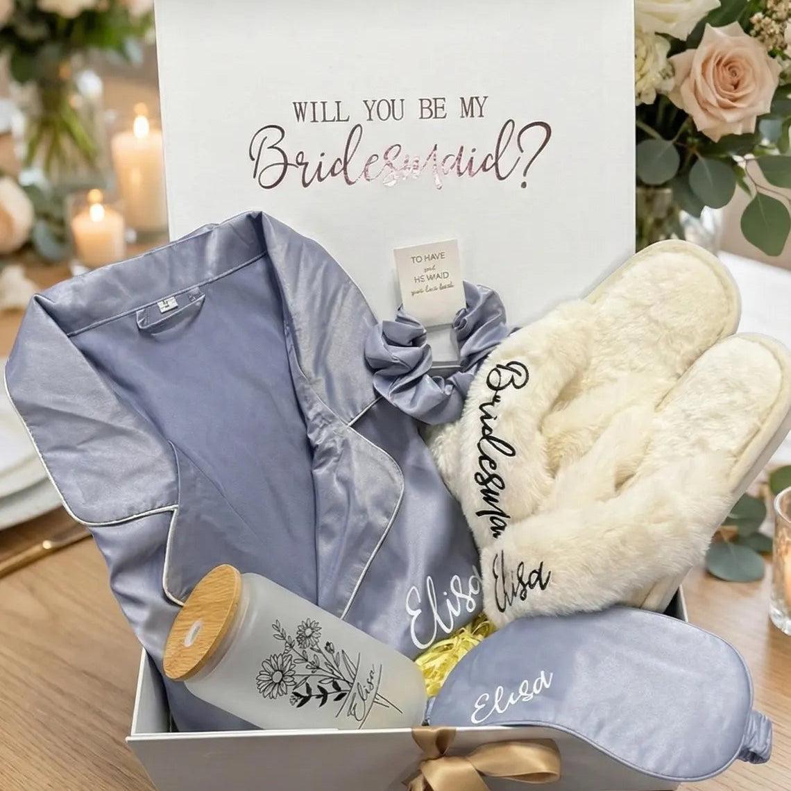 Cozy bridesmaid wedding gift box