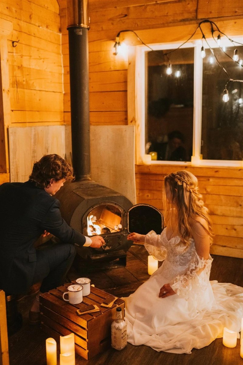 Cozy cabin elopement wedding details