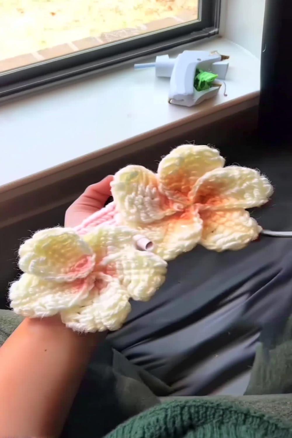 Delicate Flower Hair Clips
