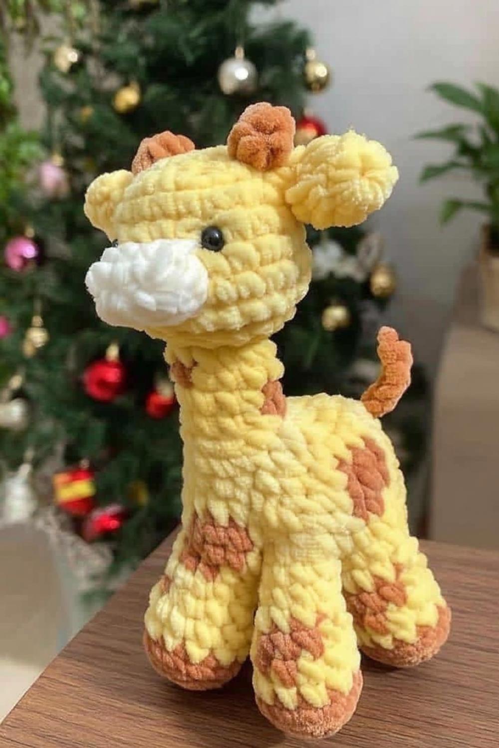 Holiday Giraffe Friend