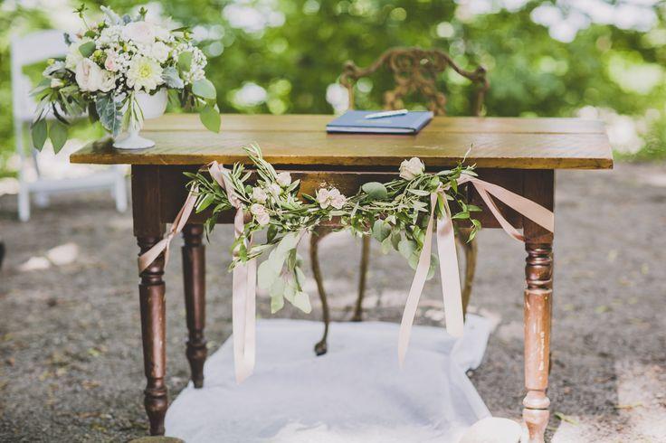 DIY wedding signing table decoration