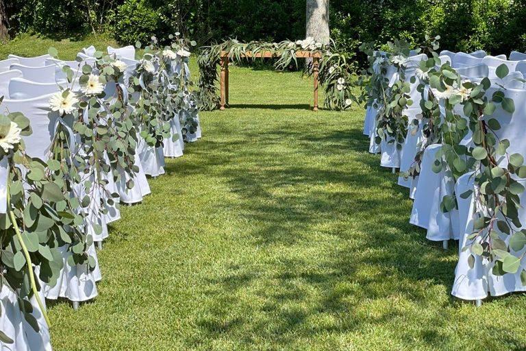 DIY wedding greenery foliage arrangement