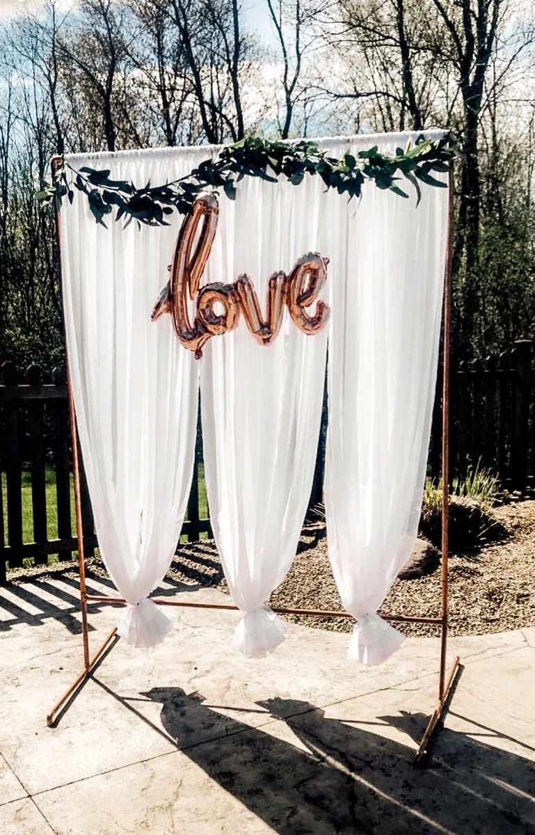 DIY wedding photo booth backdrop