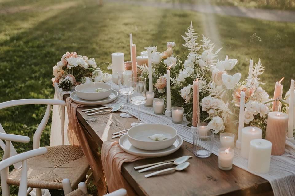 Elegant outdoor wedding picnic table