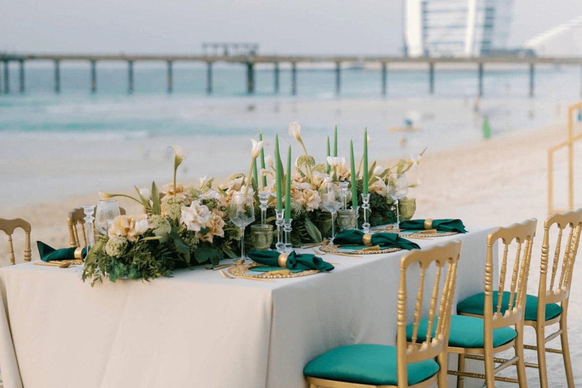 Emerald sandstone coastal wedding decor
