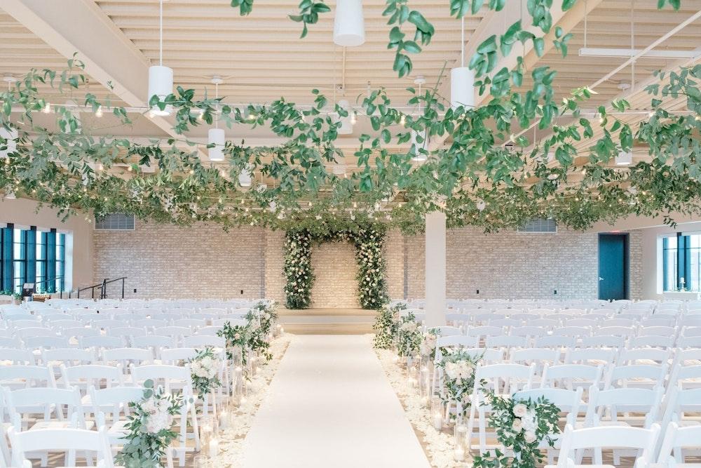 Greenery white wedding decor