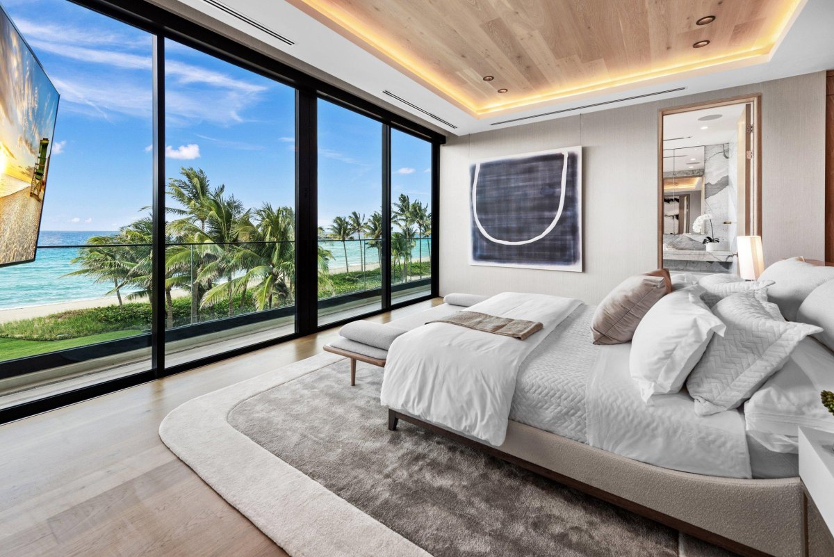 Luxury modern beach bedroom