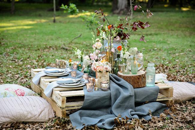 Natural floral wedding table centerpiece