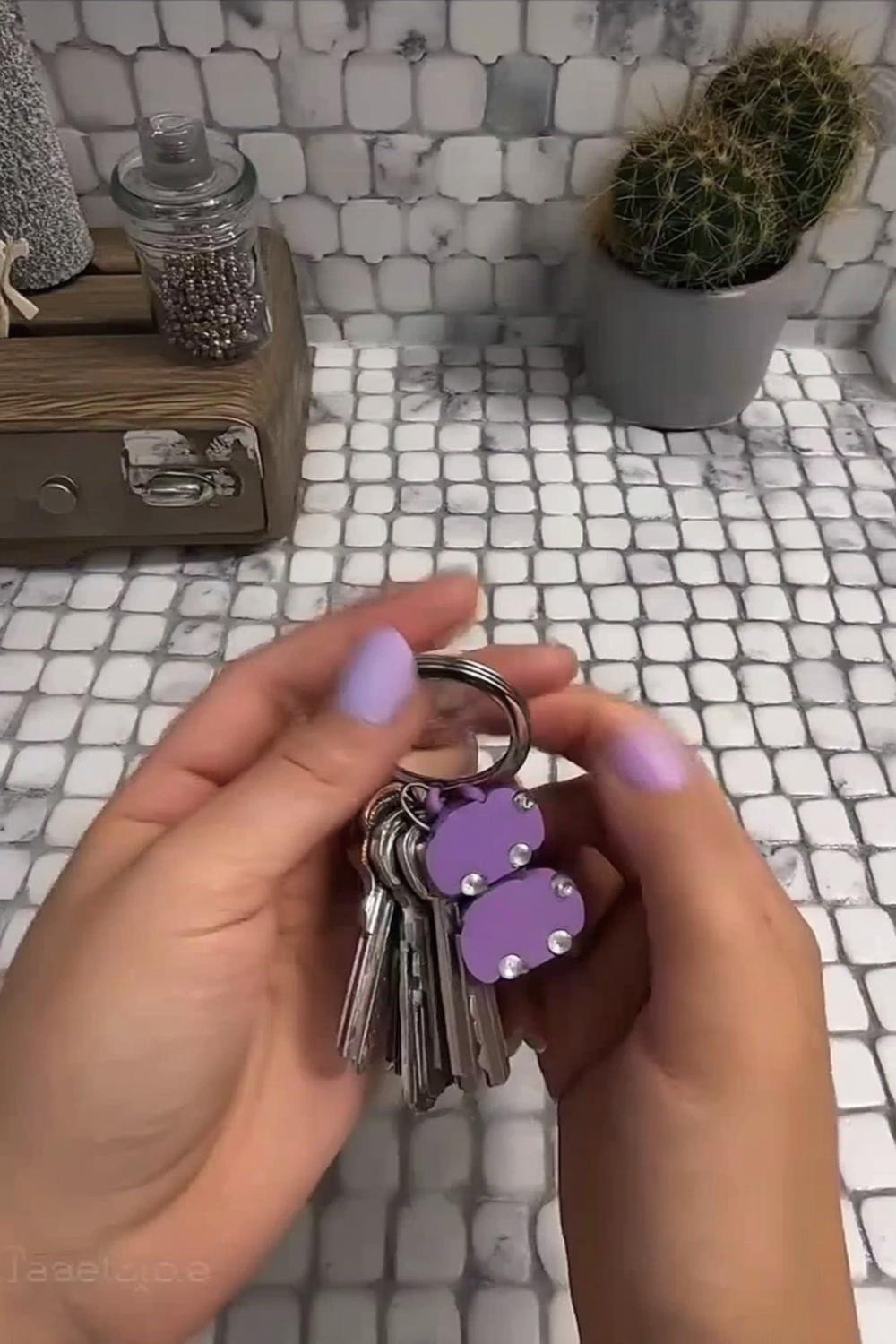 Simple Purple Disc Design